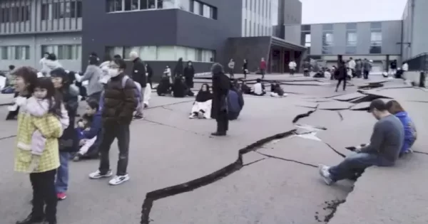 Gempa Magnitudo 7,4 Guncang Jepang, Kemlu Sebut ada Peringatan Tsunami Besar