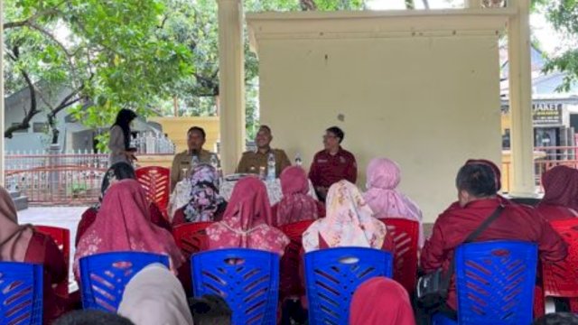 Dihadapan Pendamping PKH Se Kota Makassar, Plt Kadis Sosial Minta ‘Tegak Lurus’