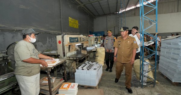 Belum Terima Seluruh Surat Suara, PJ Gubernur Sulsel Tinjau Langsung Persiapan Pemilu 2024