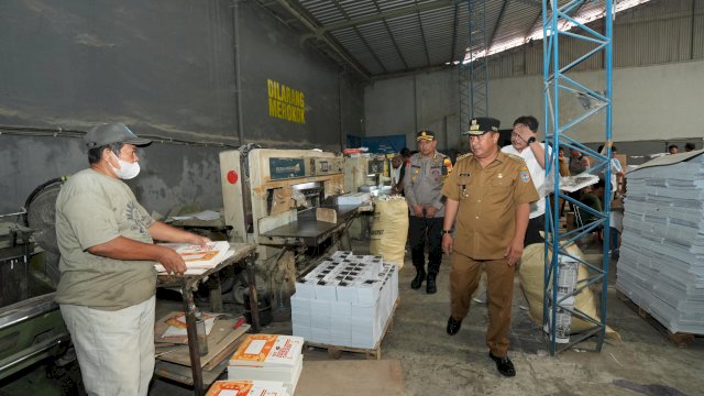 PJ Gubernur Sulsel tinjau langsung persiapan Pemilu 2024. Foto: dok
