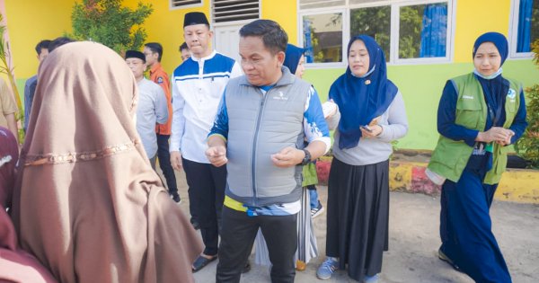 Goes to Schoolyard, Pj Bupati Jeneponto Apresiasi Program Salat Duha Berjamaah SMP 01 Binamu