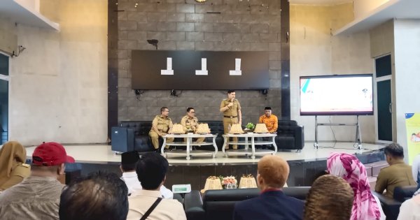 Perkenalkan Lurah dan Seklur Baru, Camat Panakukkang Harap Pelayanan Baik Diberikan ke Warga