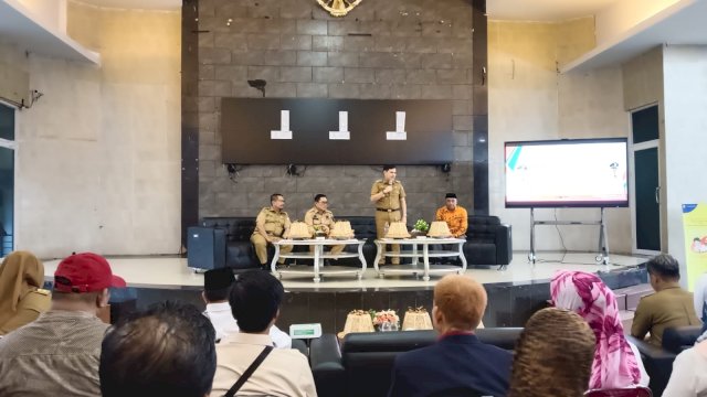 Camat Panakukkang, M Ari Fadli dalam silaturahmi jajaran OPD se-Kecamatan Panakukkang. Foto: harian.news/sinta