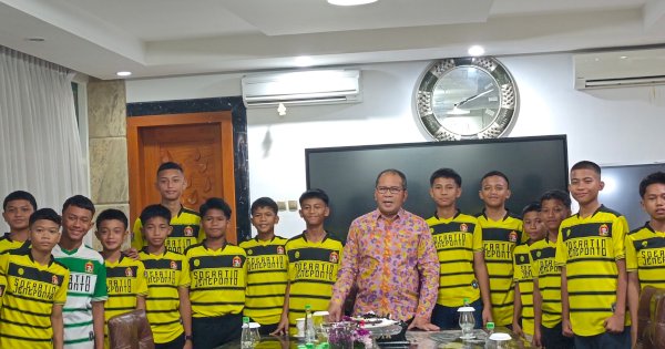 Jamu Persijo, Wali Kota Makassar: Anak Muda Berprestasi Harus Diberikan Dukungan