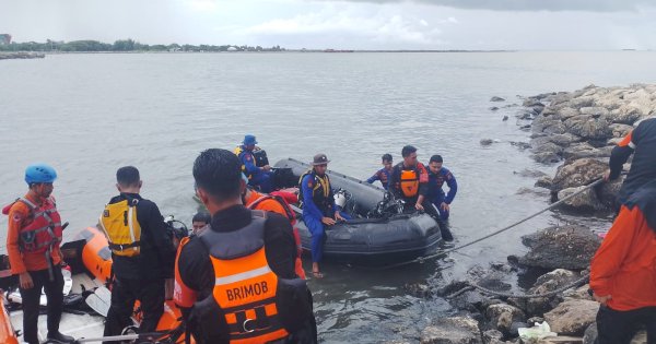 Insiden Kapal Terbalik di Kawasan CPI: 2 Korban Selamat, 1 Masih dalam Pencarian