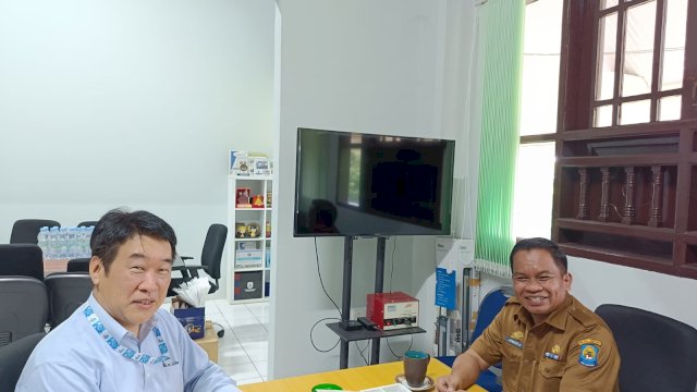 PJ Bupati Jeneponto Junaedi Bakri bersama Mr. Shintani Naoyuki, perwakilan JICA. Foto: dok Humas Jeneponto