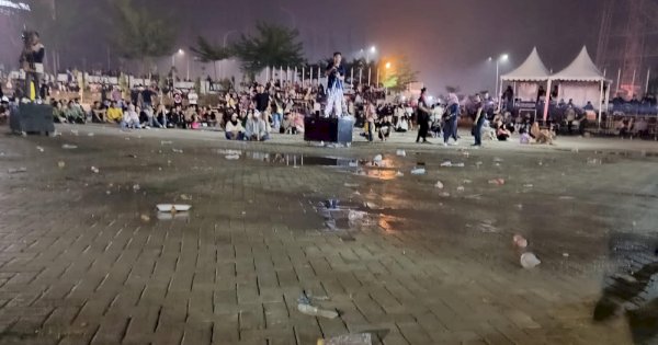 Malam Pergantian Tahun dan Sampah Berserakan: Pengunjung Sayangkan, Danny: Sudah Kebiasaan