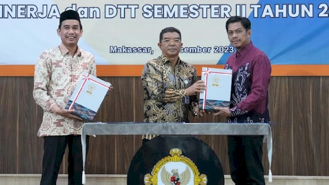 Penyerahan LPHK oleh BPK Perwakilan Sulsel. Foto: dok