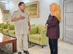 Khofifah Selamati Prabowo saat Bertemu di Halim: Jangan Lupakan Jatim