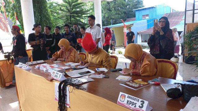 Suasana TPS 001 Jl Amirullah Kelurahan Maricaya Selatan, Kecamatan Mamajang, Rabu (14/2/2024). Foto: harian.news/sinta
