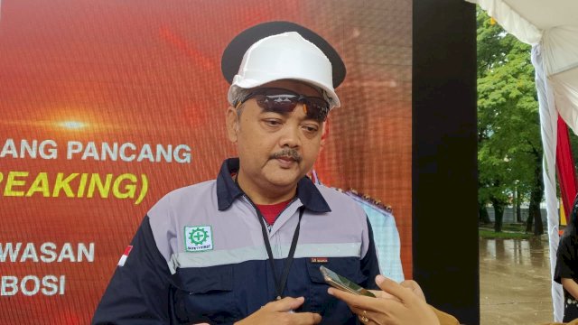 Pelaksana Proyek PT Arkindo Gigih Tohar Pribadi Tri Anindito Putro. Foto: harian.news/sinta