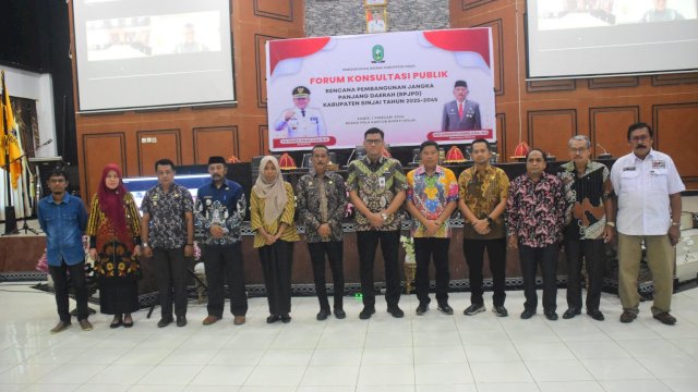 Forum Konsultasi Publik Rencana Pembangunan Jangka Panjang Daerah (RPJPD) Kabupaten Sinjai tahun 2025-2045 di ruang pola Kantor Bupati Sinjai, Kamis (1/2) ||Foto: Ist