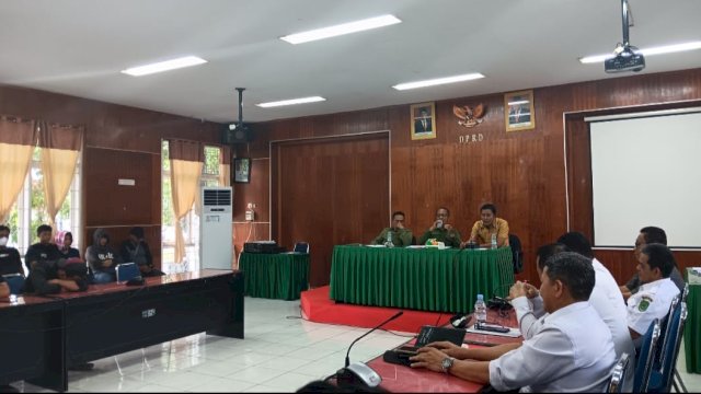 RDP pembahasan Jembatan Jalan Poros Kecamatan Rongkong. Foto: harian.news/hamsul