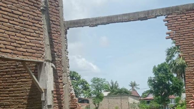 Kondisi bangunan kantor Lurah Tolo Barat Jeneponto. Foto: ist