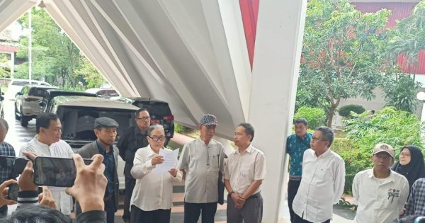 Minta Jaga Koridor Demokrasi, Forum Guru Besar dan Dosen Unhas Keluarkan Maklumat untuk Jokowi