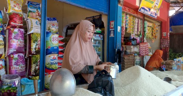 Update Jelang Pemilu, Harga Beras Premium di Pasar Makassar Merangkak Naik