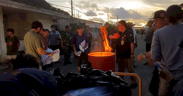 KPU Makassar Musnahkan 207.372 Surat Suara