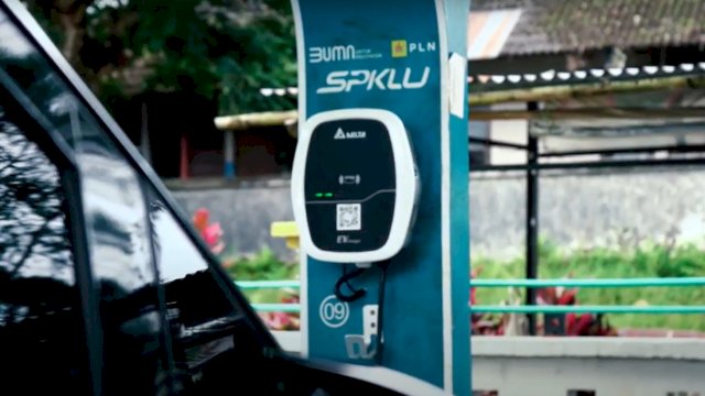 Stasiun Pengisian Kendaraan Listrik Umum (SPKLU). Foto: dok