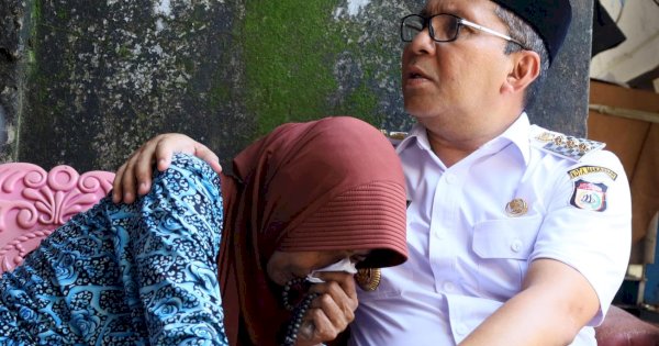 Kunjungi Keluarga Anggota KPPS yang Meninggal, Danny: Pejuang Anakta’