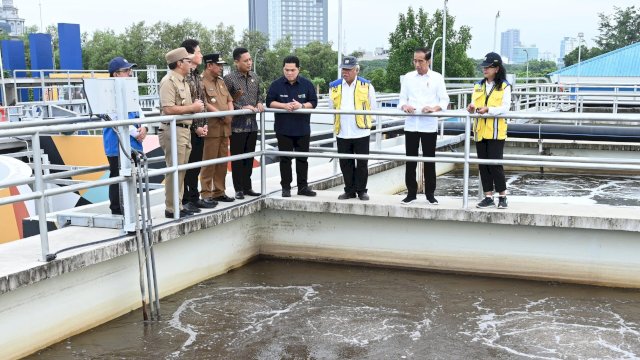 Presiden Jokowi meresmikan  SPAL- DT Losari. Foto: dok