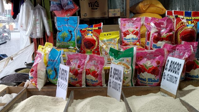 Pantauan harga beras di pasaran. Foto: hariaan.news/sinta