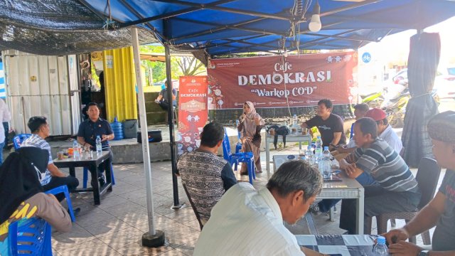 Kegiatan Cafe Demokrasi Komisi Pemilihan Umum (KPU) Luwu Utara, di Kelurahan Kappuna, Kecamatan Masamba, Luwu Utara. Foto: harian.news/hamsul
