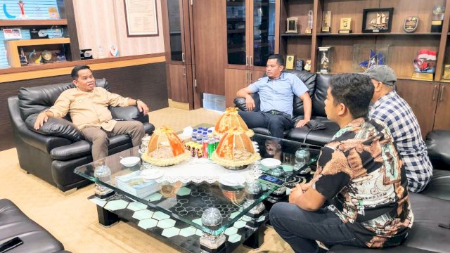 Ketua LPK Sulsel Hasan Anwar saat berkunjung keruangan PJ Bupati Jeneponto Junaedi Bakri. Foto: harian.news/aswin