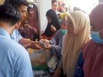 Gelar Pangan Murah di Halaman Kantor DKP Sinjai, Warga Antusias Antre Sejak Pagi
