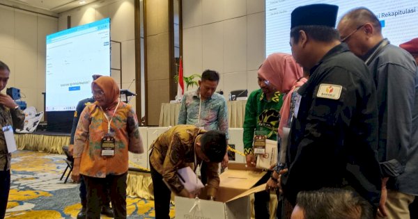 KPU Sulsel Lakukan Rekap Tingkat Provinsi, Baru 12 Kabupaten yang Rampung