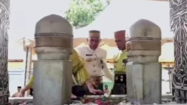 Pj Bupati Bone Ziarah ke Makam La Tenriaji To Senrima Matinroe Ri Siang