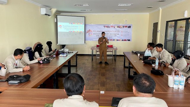 Pelantikan ASLI Sulsel, Kadiskop Harap Mampu Tingkatkan Kualitas Usaha Laundry