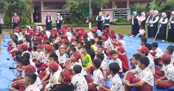 Komunitas Guru Literat Parangloe Gelar FLASH ke Sekolah-Sekolah
