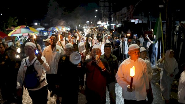 Antusias Masyarakat Ikuti Pawai Obat Sambut Bulan Ramadhan di Makassar