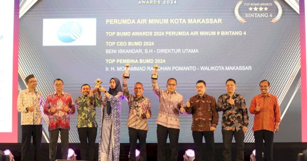 Beni Iskandar Diganjar Penghargaan Top CEO BUMD 2024