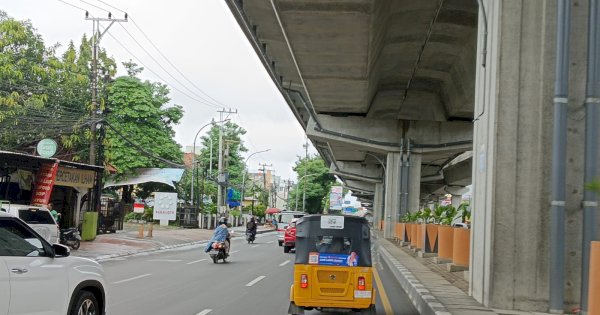 Bajaj Mengaspal Tanpa Izin, Pemkot-Pemprov Disebut Saling Lempar Tanggung Jawab