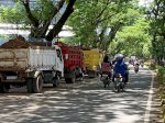 Belum Lama Beroperasi, Warga Keluhkan Dum Truk Material Galian C di Jl Tun Abdul Razak Gowa