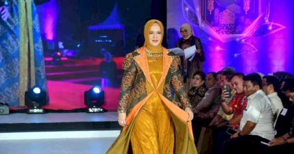 Bikin Bangga, Wanita Tulen Aceh Wakili Sinjai Ajang Fashion Show di Sulsel