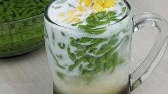 CENDOL. Es cendol berbahan sagu sangat direkomendasikan oleh para ahli. (Foto: Google) 