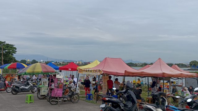 Waduk Borong, salah satu tempat jajanan takjil di Makassar. Foto: HN/Sinta