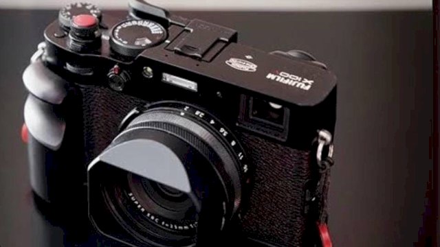 Kamera Fujifilm X100VI. (Foto: DOSS)
