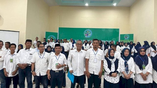 Pengurus IKA SMPN Bontonompo. (Foto: Yos/HN)