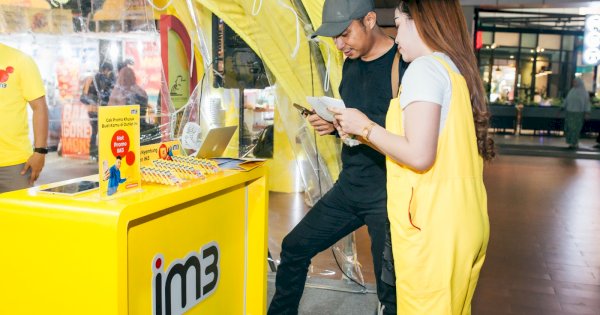 Ngabuburit Sambil Streaming, Warga Bontotiro Puas Pakai IM3