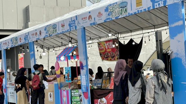 NGABUBURIT. Berbuka puasa di Nipah Park bisa sambil nikmati konsep berbuka ala Taman di Atas Kota. (Foto: HN/Gita)
