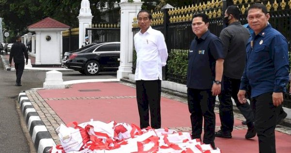 Ketika Hakim MK Tanya 4 Menteri: Jokowi Bagikan Bansos di Depan Istana, Itu Bansos Apa?