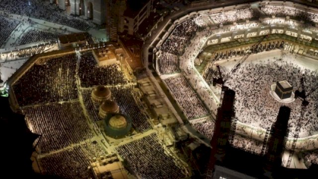 Jutaan jemaah padati Masjidil Haram di malam 27 Ramadan. Foto: ist