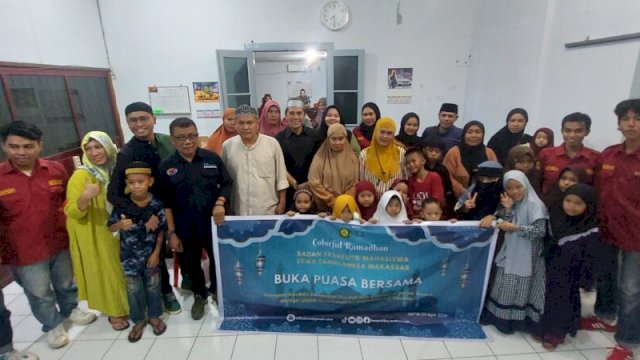 Foto bersama warga binaan, Jumat (5/4). 