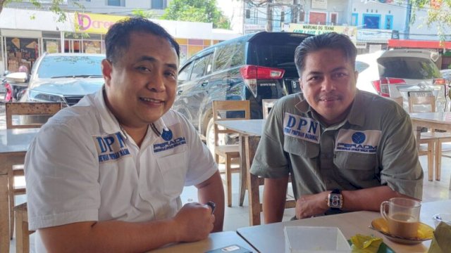 Kuasa hukum Prof Basri Modding, DR. Muhammad Nur (kiri) dan rekan saat memberikan pernyataan terkait kliennya, Rabu (17/4). Dok. Ist