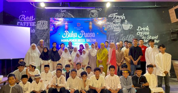 Management Hotel Dalton Makassar Buka Puasa Bersama Anak Panti Asuhan