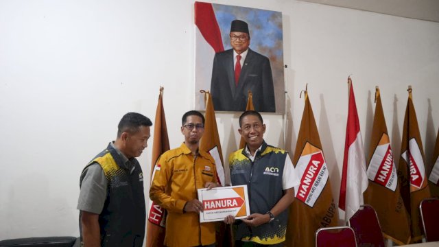 Pendaftaran Pilkada di Kantor Hanura Sulsel. Foto: dok