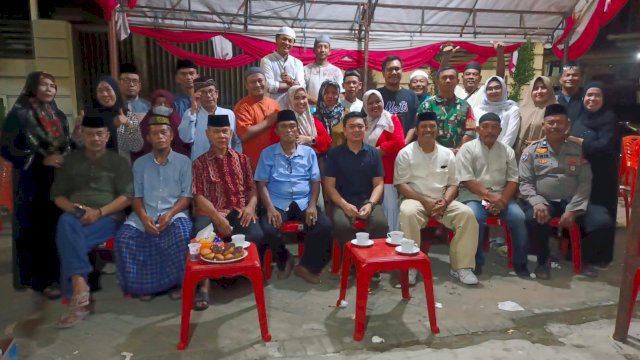 Buka puasa bersama Sekcam Biringkanaya bersama jajaran RT/RW. Foto: dok